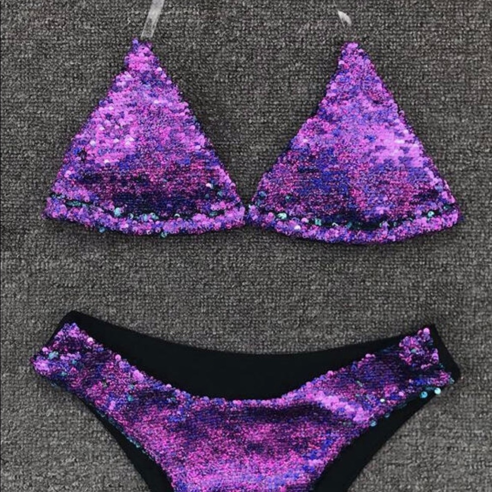 Color Changing Bikini - Picture 2 of 5